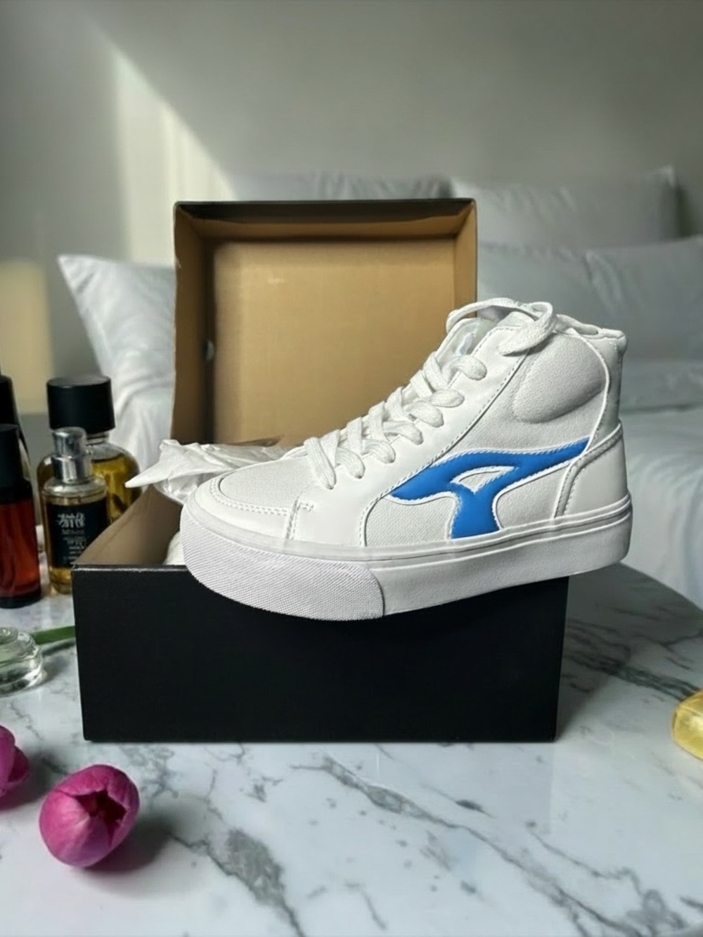 Men’s Airwalk Aurora3 White and Blue High-Top Sneakers (6.5) NWT